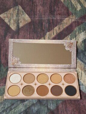 Colourpop – Roaring Hearts Eyeshadow Palette